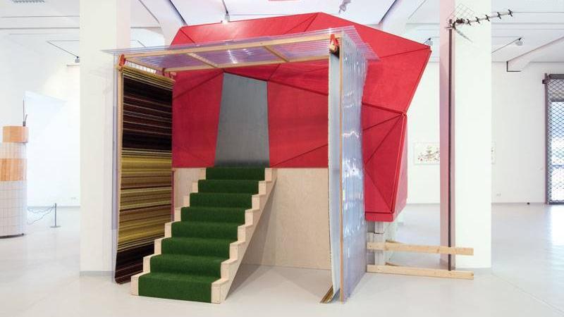 Marjetica Potrč, The Lucy House Tornado Shelter, 2007, Installationsansicht KAI 10 | Raum für Kunst, Düsseldorf, Foto: Hendrik Reinert