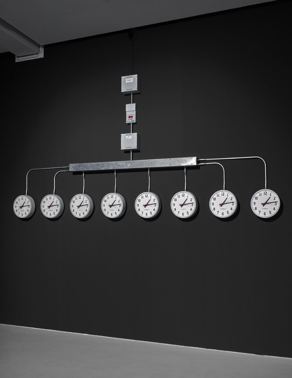 Agustina Woodgate, Workout (National Times), 2020, Courtesy the artist and Barro, Buenos Aires/New York, Photo: Achim Kukulies, Düsseldorf