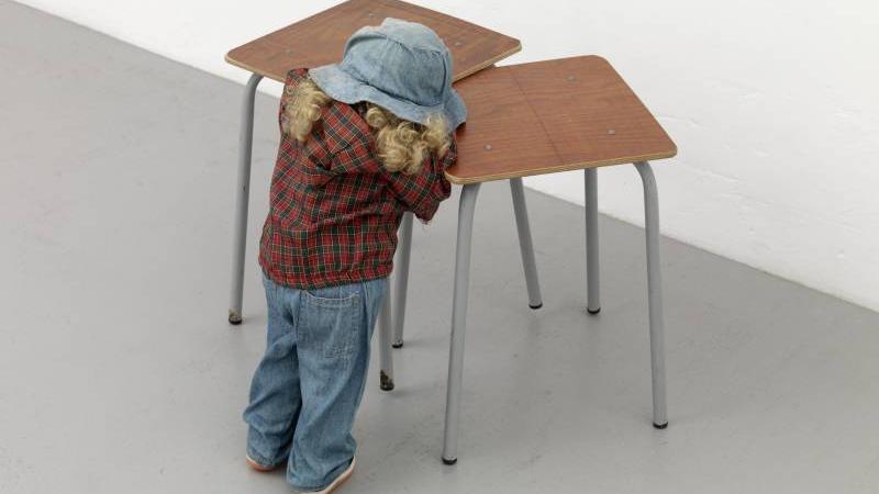 Thomas Rentmeister, o.T., 2007, Installationsansicht KAI 10 | Raum für Kunst, Foto: Bernd Borchardt