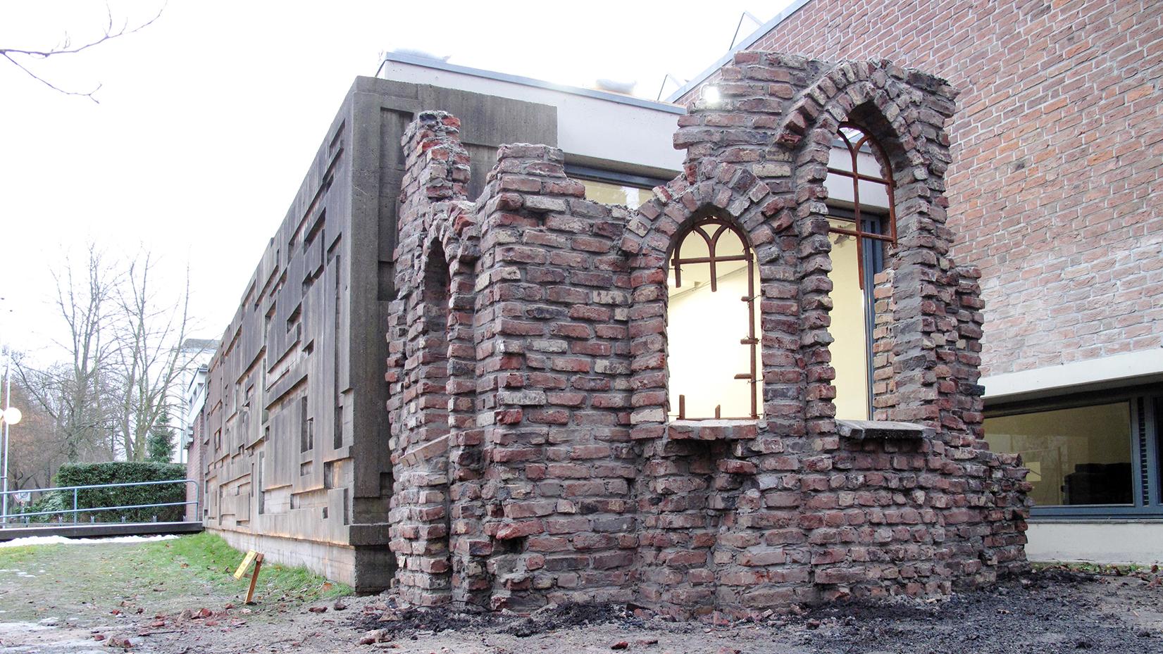 Clemens Botho Goldbach, Ruine_KH_WHV_2010_11, Installationsansicht Kunsthalle Wilhelmshaven, 2010/11, Courtesy der Künstler