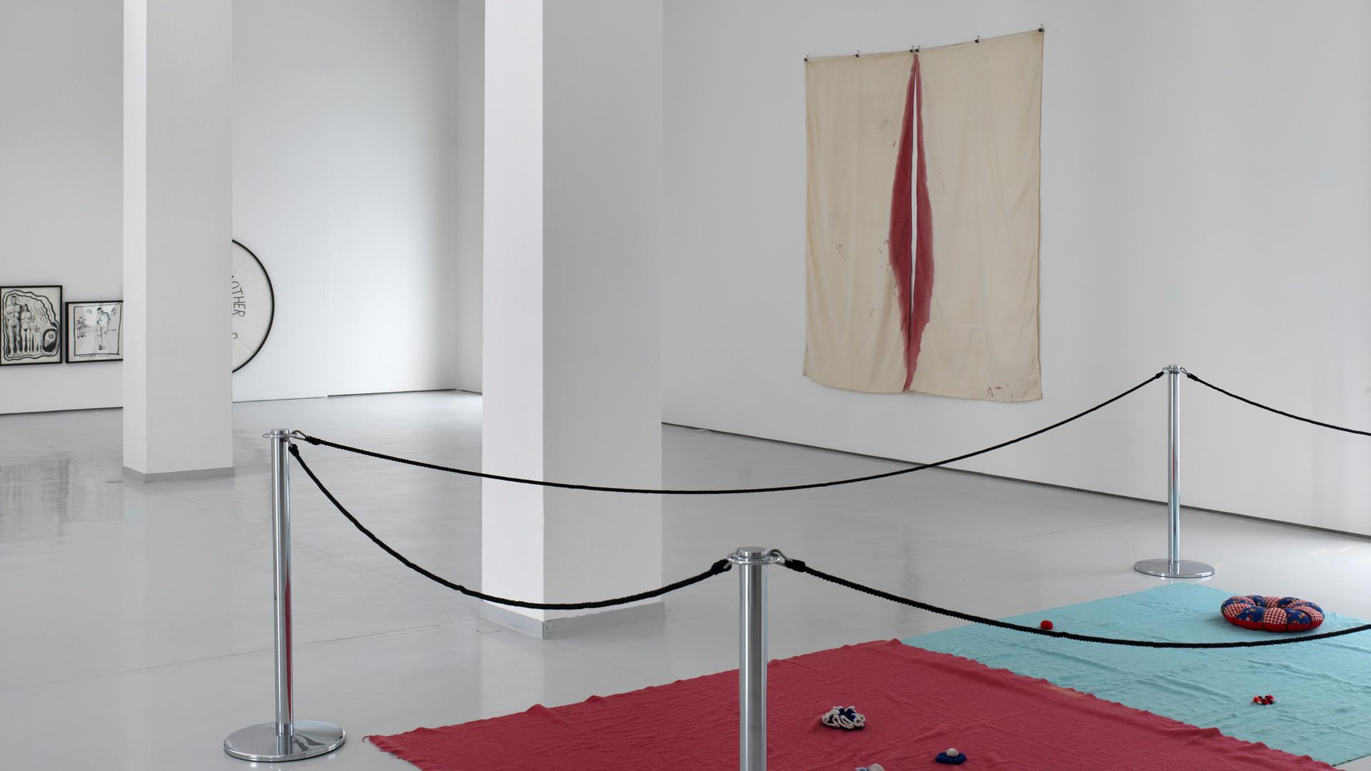 Hidden Stories, Werke von Mike Kelley, Installationsansicht KAI 10, Foto: © Achim Kukulies, 2012