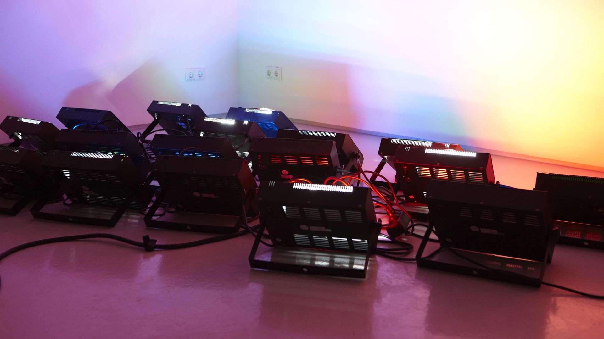 Julius Schmiedel, RGBlaster, Installationsansicht KAI 10 | Raum für Kunst, Foto: Claus Langer