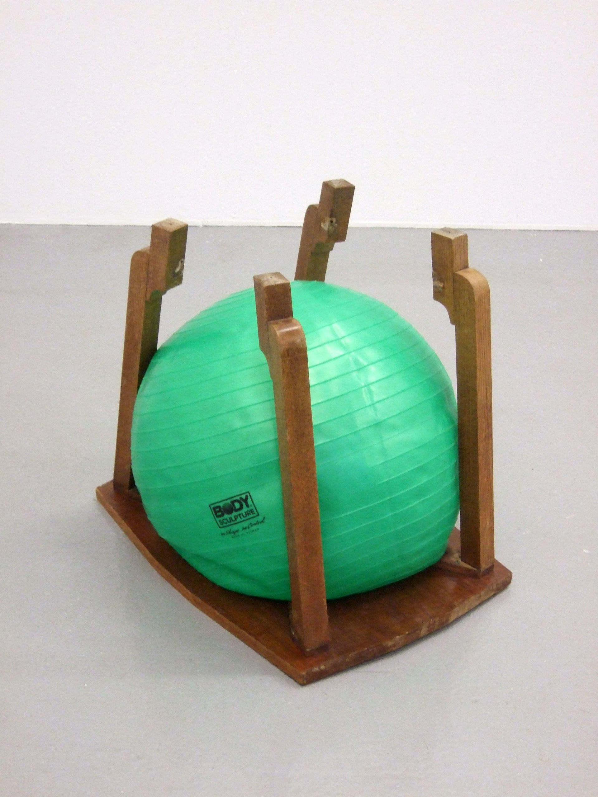 Bettina Buck: In Shape In Control, 2009, wooden table, half inflated rubber ball, 55 x 65 x 50 cm, Courtesy: the artist, Rokeby London and Galerie Opdahl, Berlin