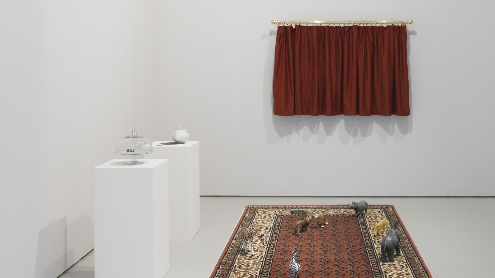 Hans-Peter Feldmann: Installationsansicht KAI 10 Arthena Foundation Foto: Anne Pöhlmann © VG-Bildkunst Bonn