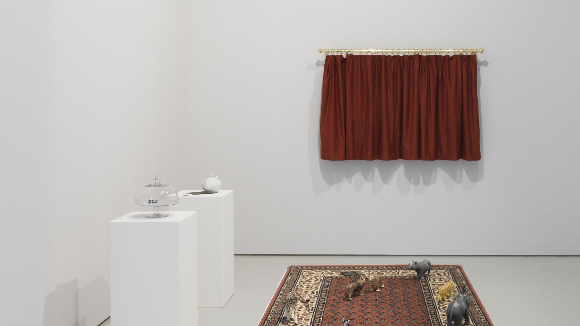 Hans-Peter Feldmann, Oriental carpet with 9 hand-painted animals, 13 x 130 x 70 cm, Courtesy the artist and Mehdi Chouakri, Berlin © VG Bild-Kunst