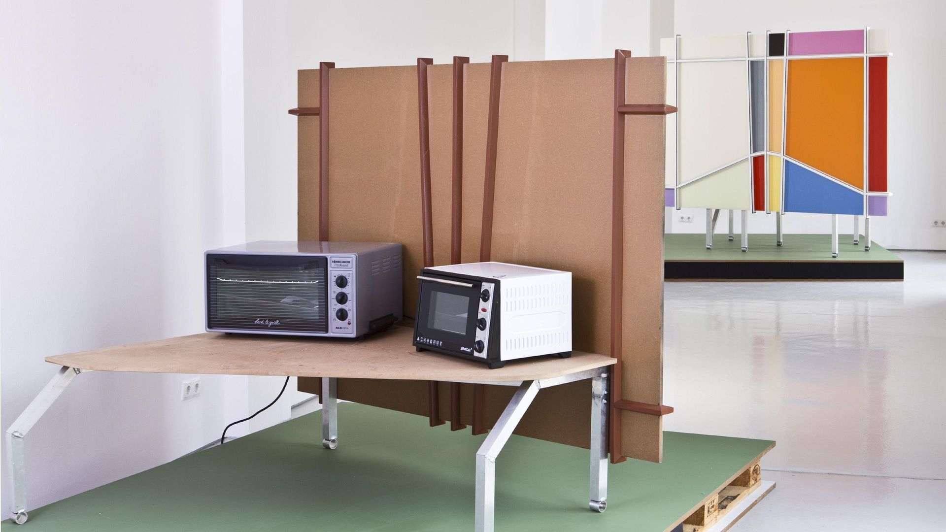 Anna K.E.:Two Whores in the same Dress, 2013, Ausstellungsansicht 