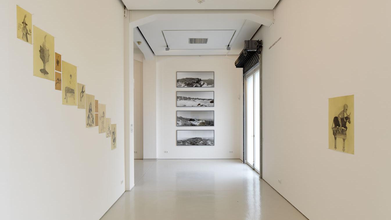 Installationsansicht Sandra Vásquez de la Horra und Nina Fischer & Maroan el Sani in KAI 10 | ARTHENA FOUNDATION / Foto: Claus Langer