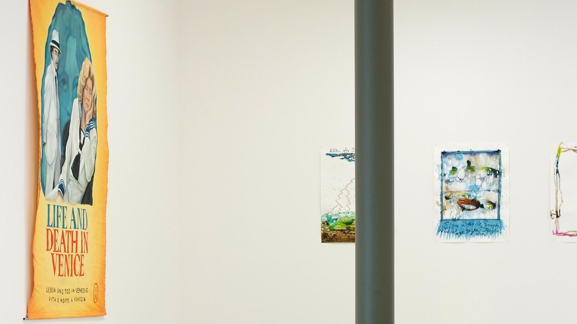 Installationsansicht Peter Jap Lim, Modell für ein Dekmal für die unbekannte Taube in KAI 10 | ARTHENA FOUNDATION / Foto: Hendrik Reinert