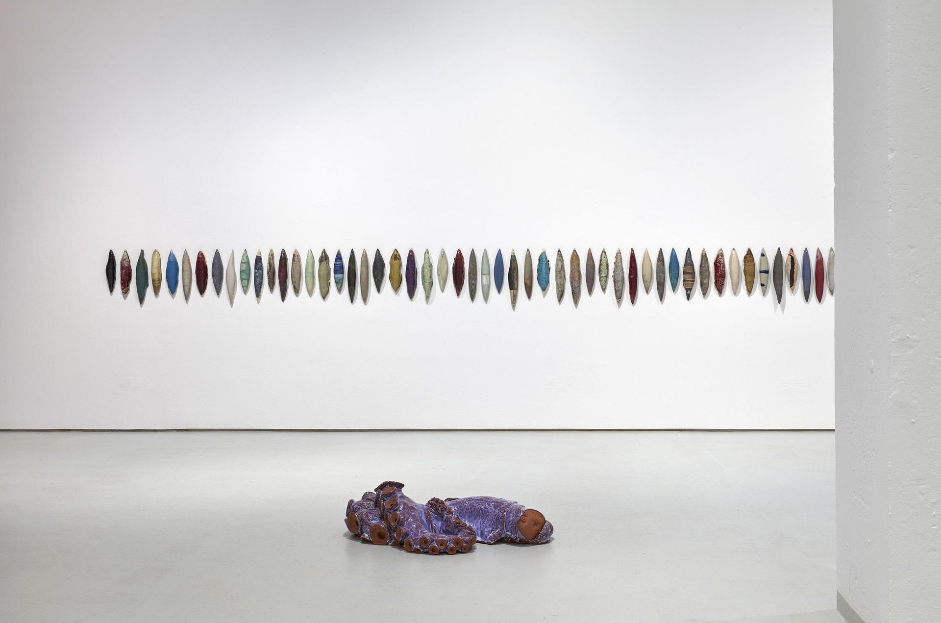 David Zink Yi, All my Colours, since 2018, Rechts, Links, Vorne, Hinten, 2018, Installation view in KAI 10 | ARTHENA FOUNDATION, Courtesy the artist and KÖNIG GALERIE / Courtesy Monika Schnetkamp Collection, Photo: Achim Kukulies, Düsseldorf