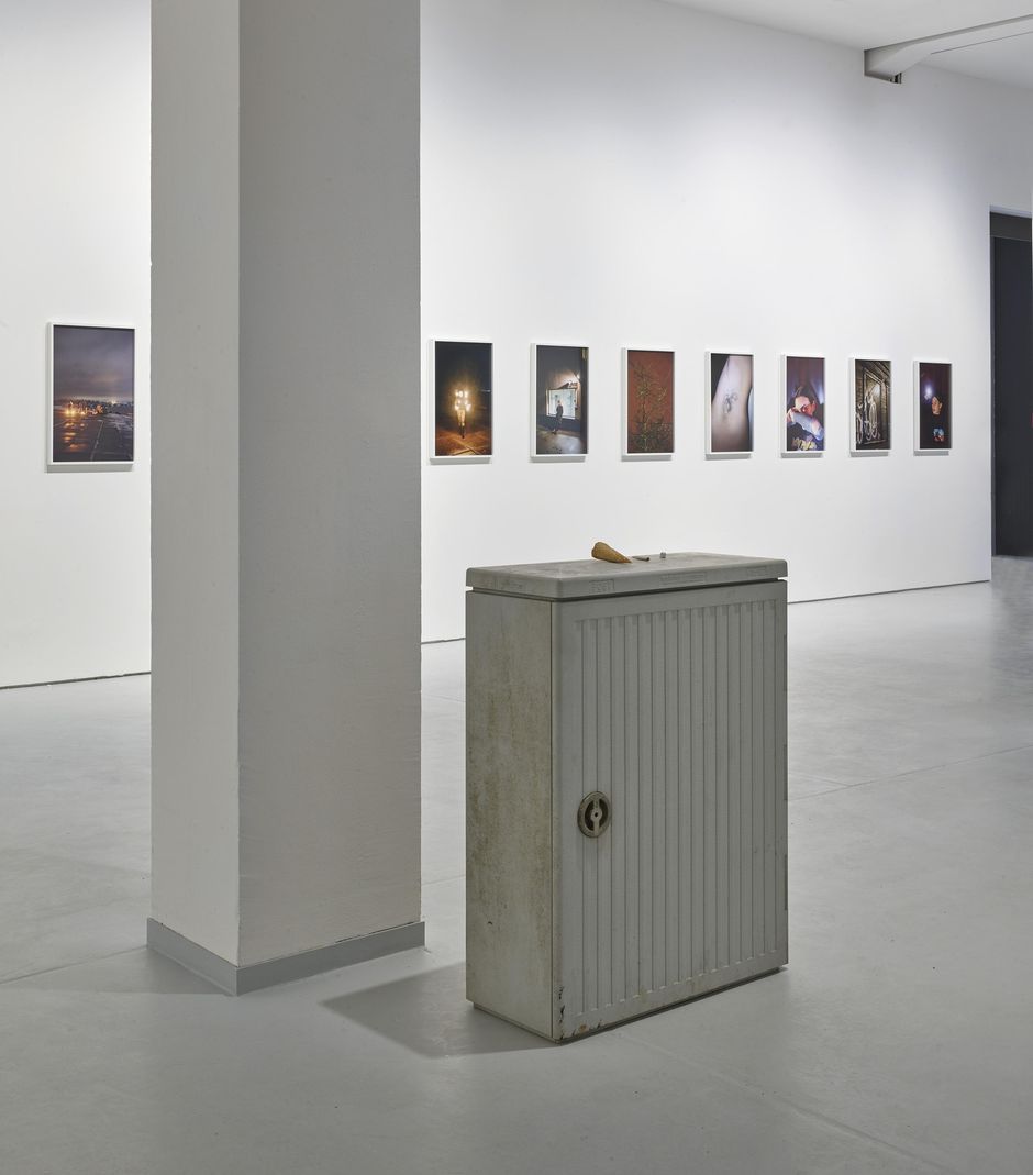 FORT, Tobias Zielony, Installation view, 2019 KAI 10 | ARTHENA FOUNDATION, Photo: Achim Kukulies