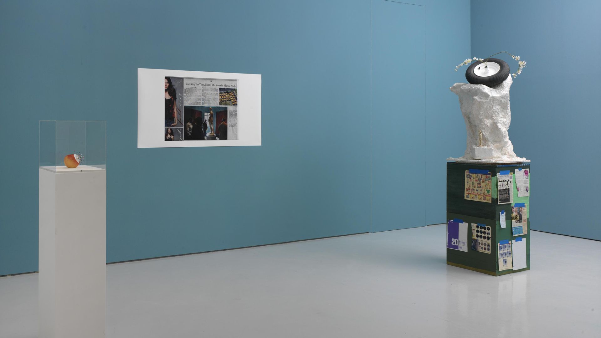 Installationsansicht Rachel Harrison in KAI 10 | ARTHENA FOUNDATION / Foto: Achim Kukulies, Düsseldorf