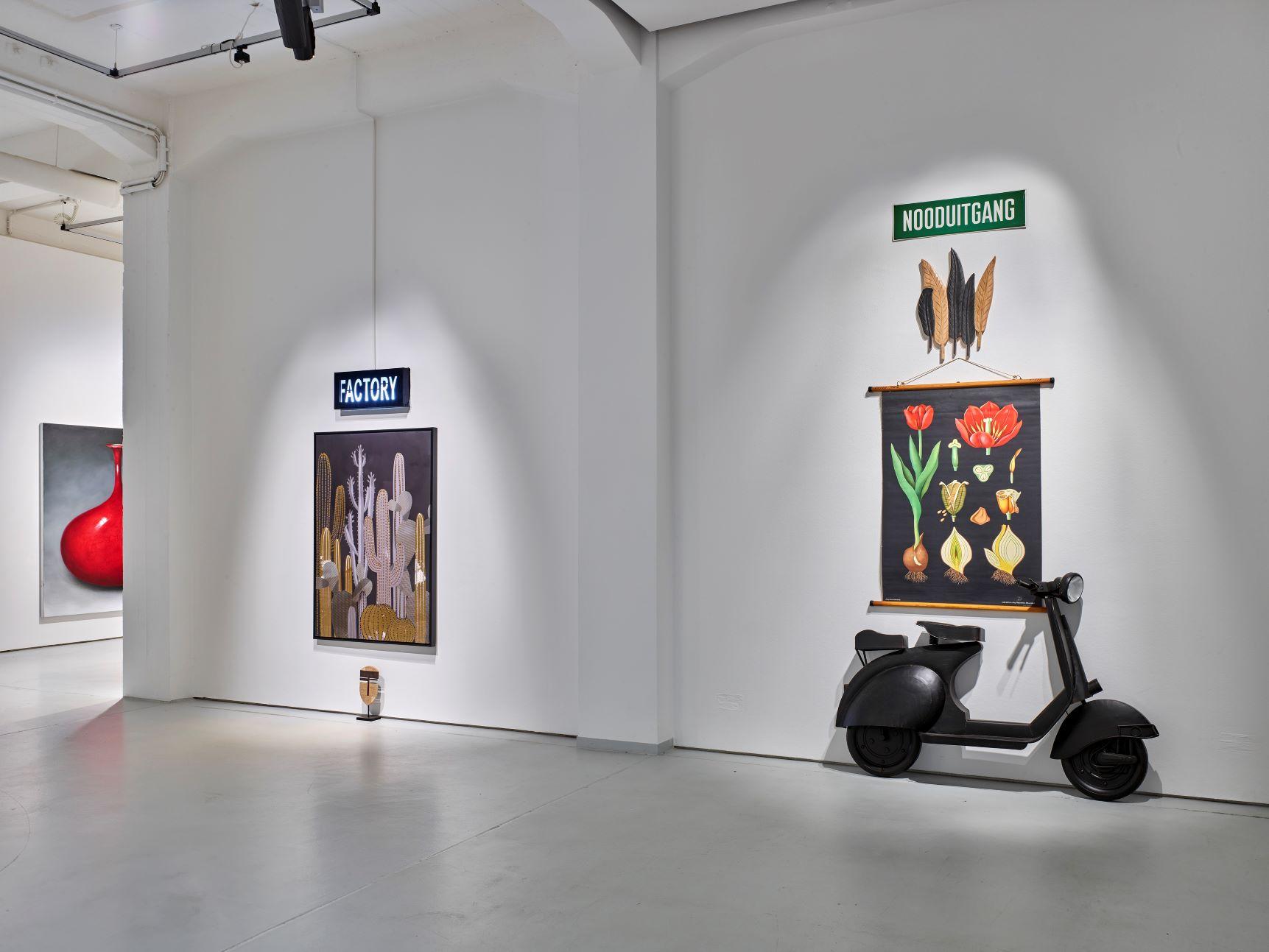 Exhibition view Guillaume Bijl in KAI 10 | ARTHENA FOUNDATION, Courtesy the artist & Galerie Nagel-Draxler Berlin, Köln, Meseberg, VG Bild-Kunst, Bonn 2024, Photo: Studio Kukulies